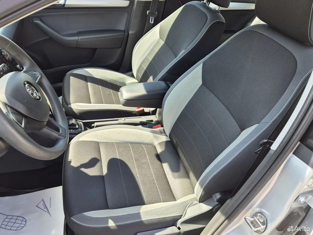 Skoda Rapid 1.6 AT, 2017, 180 000 км — изображение 11